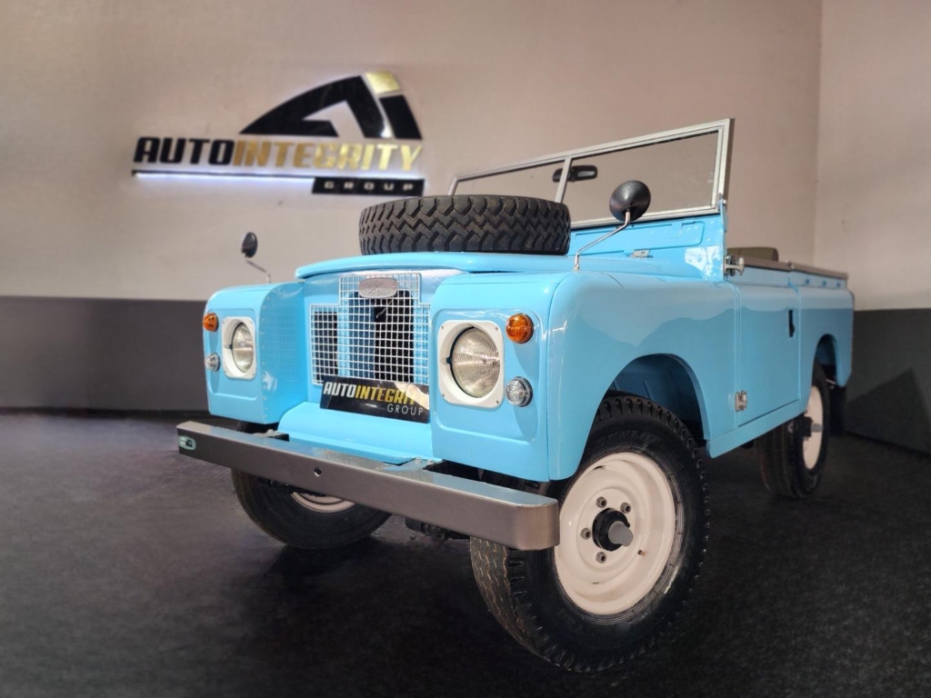 1972 Land Rover Series IIA SWB — image 1 of 3