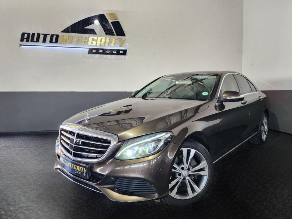 2015 Mercedes-Benz C-Class C250 BlueTec Avantgarde — image 1 of 3