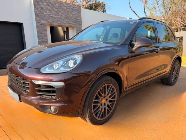 2017 Porsche Cayenne Platinum Edition