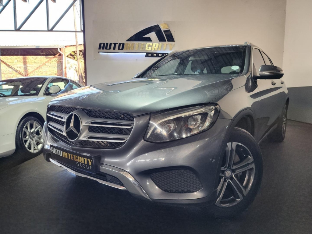 2016 Mercedes-Benz GLC 250d 4MATIC — image 1 of 3