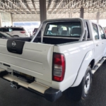 2016 Nissan NP300 Hardbody 2.4 Double Cab 4x4 — thumbnail 5